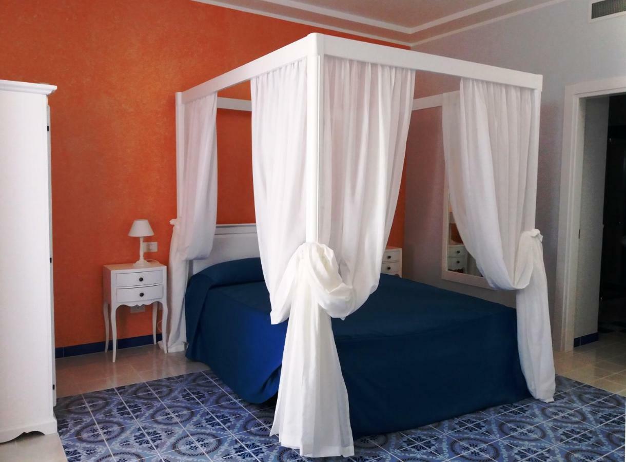 Odysseus Hotel Lipari  Bagian luar foto