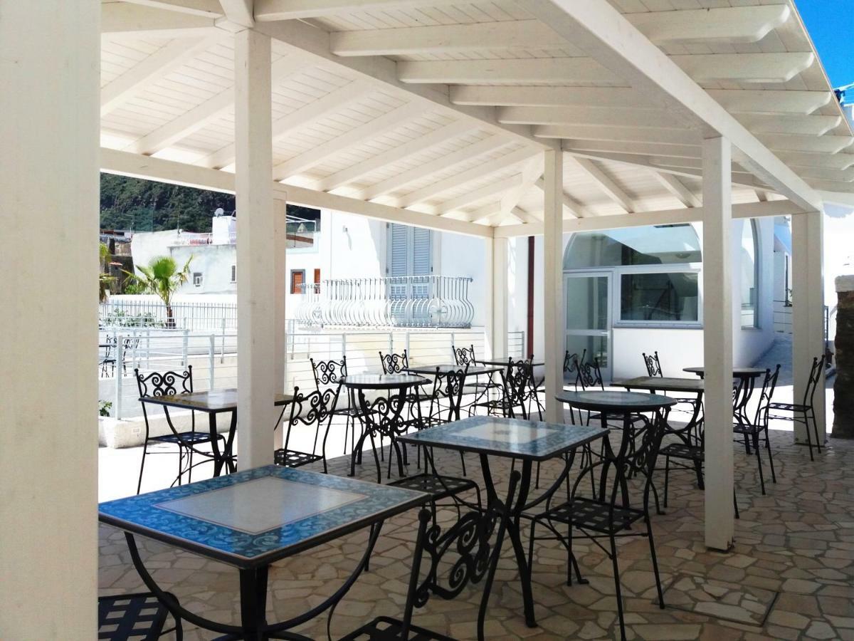 Odysseus Hotel Lipari  Bagian luar foto