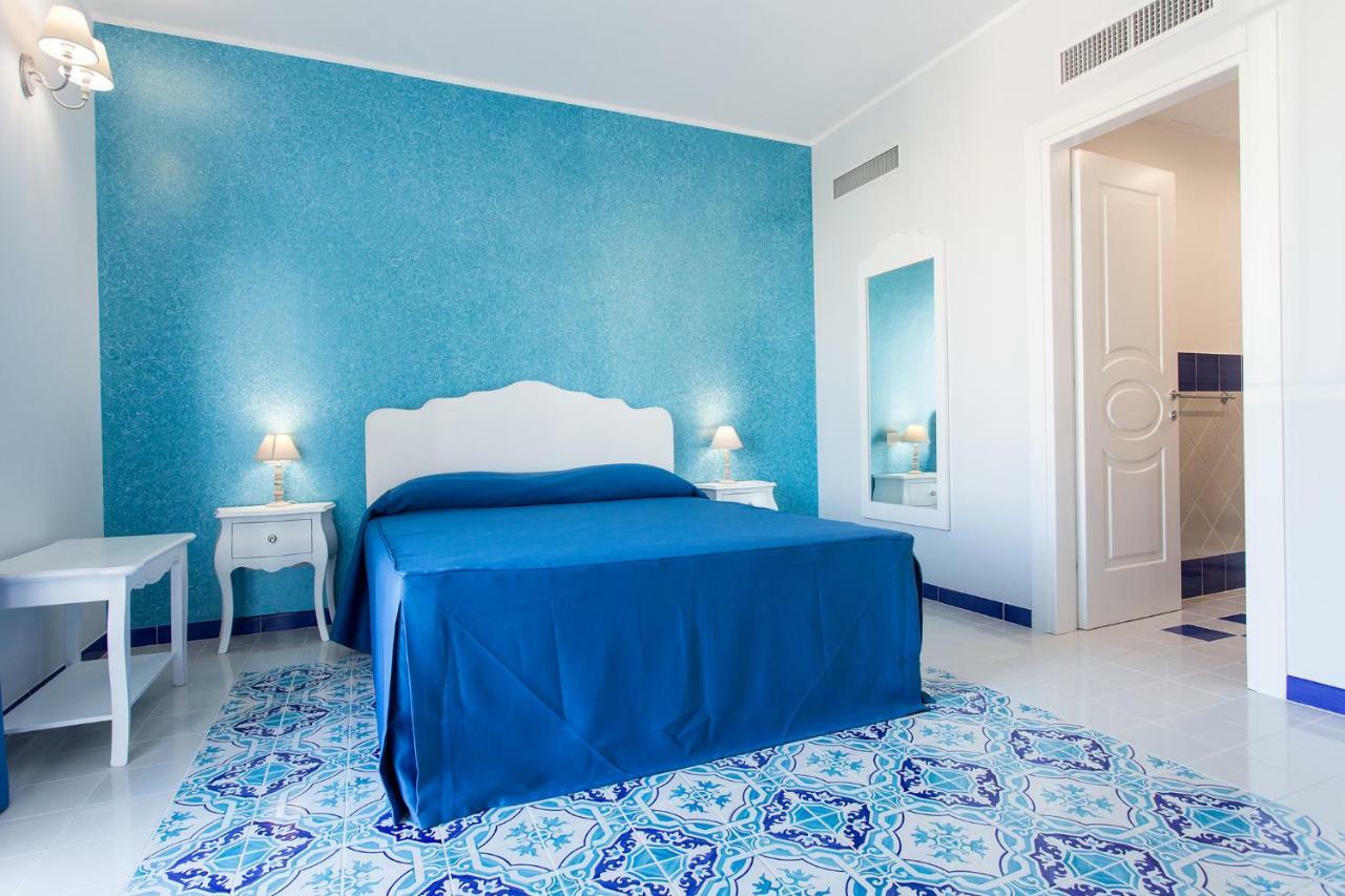 Odysseus Hotel Lipari  Bagian luar foto