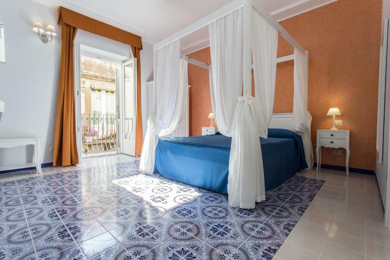 Odysseus Hotel Lipari  Bagian luar foto