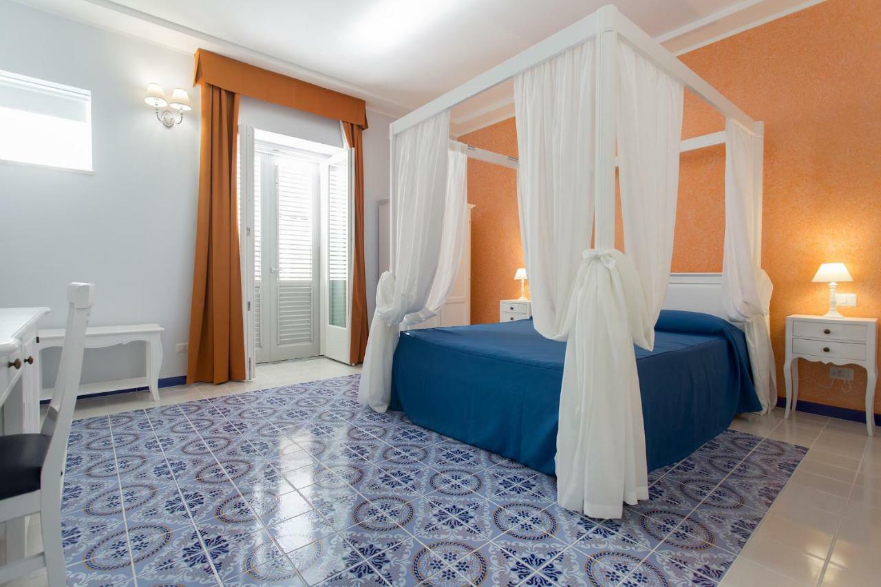 Odysseus Hotel Lipari  Bagian luar foto