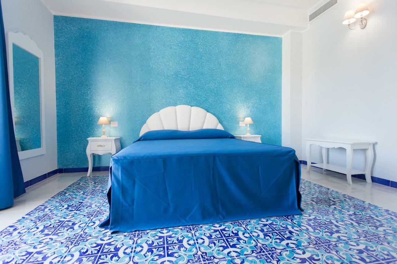 Odysseus Hotel Lipari  Bagian luar foto