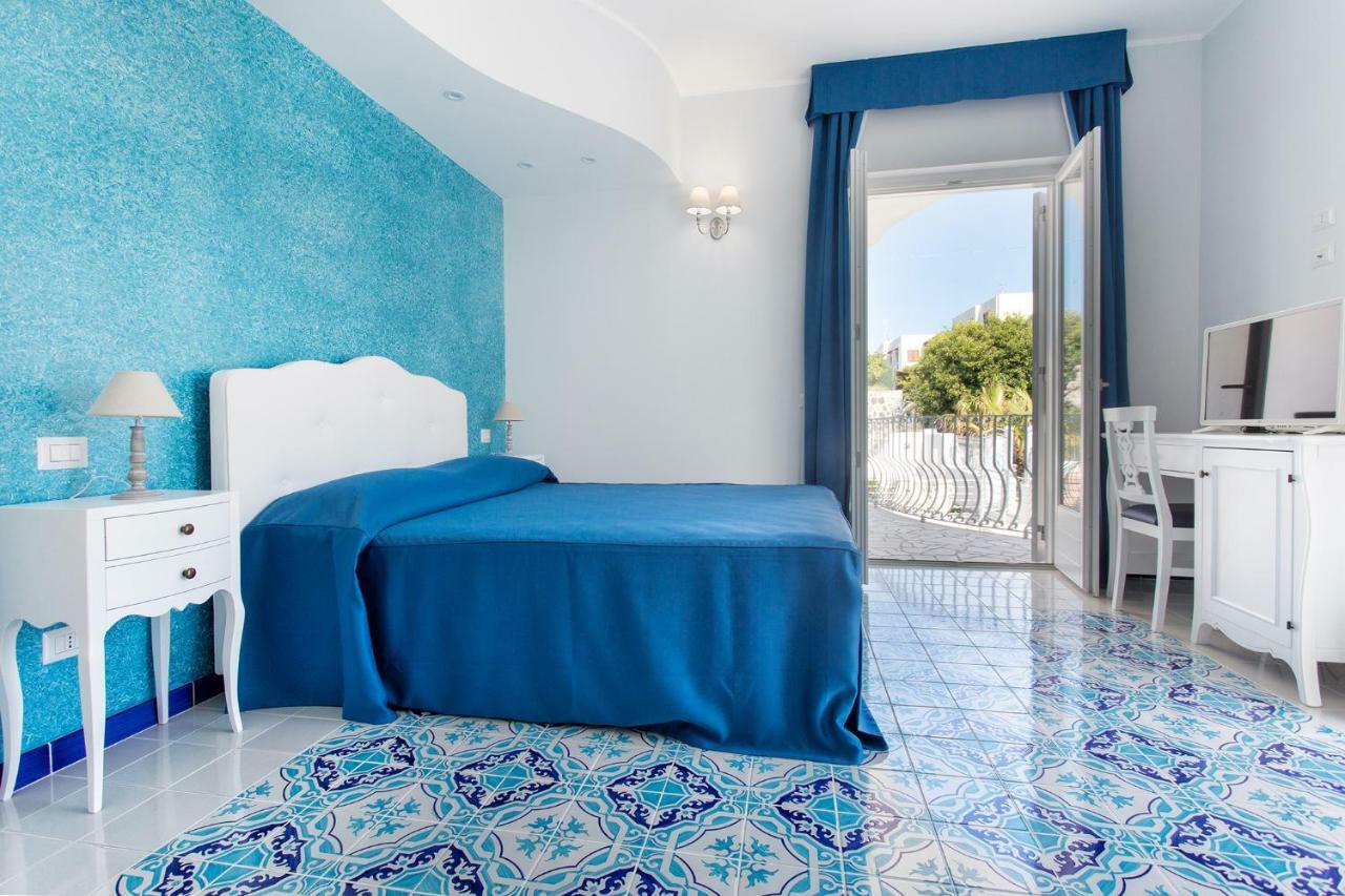 Odysseus Hotel Lipari  Bagian luar foto