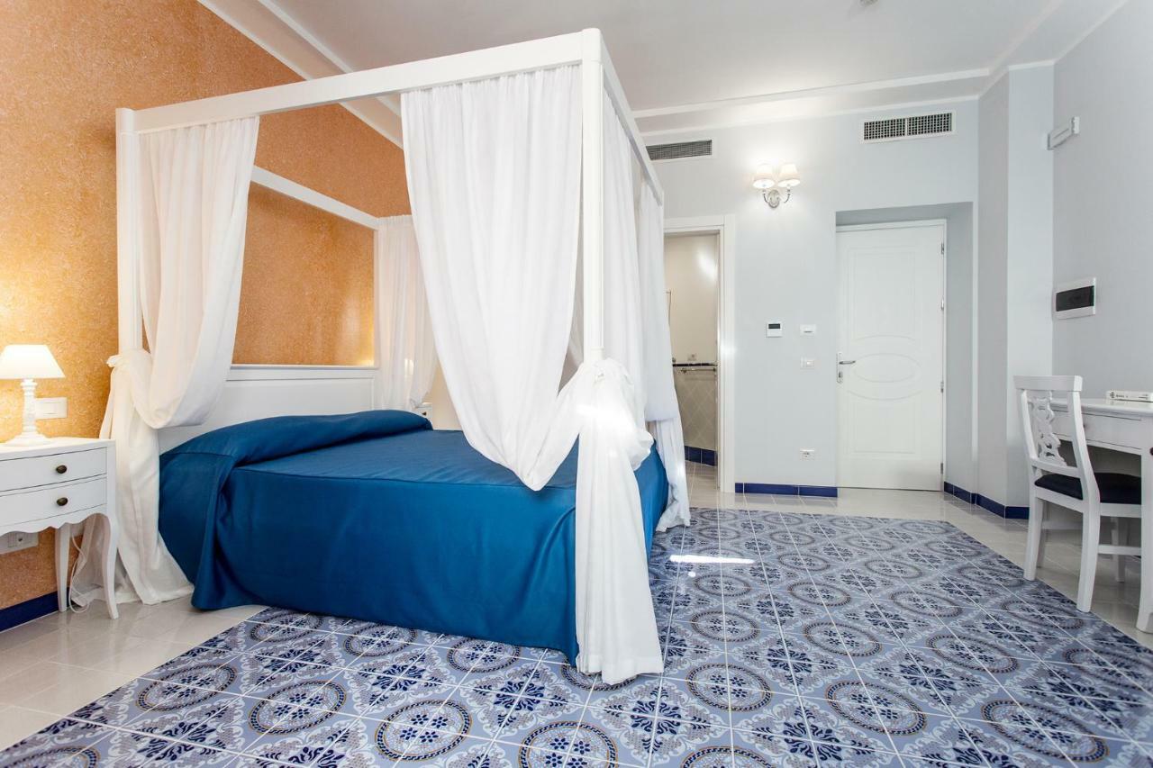 Odysseus Hotel Lipari  Bagian luar foto