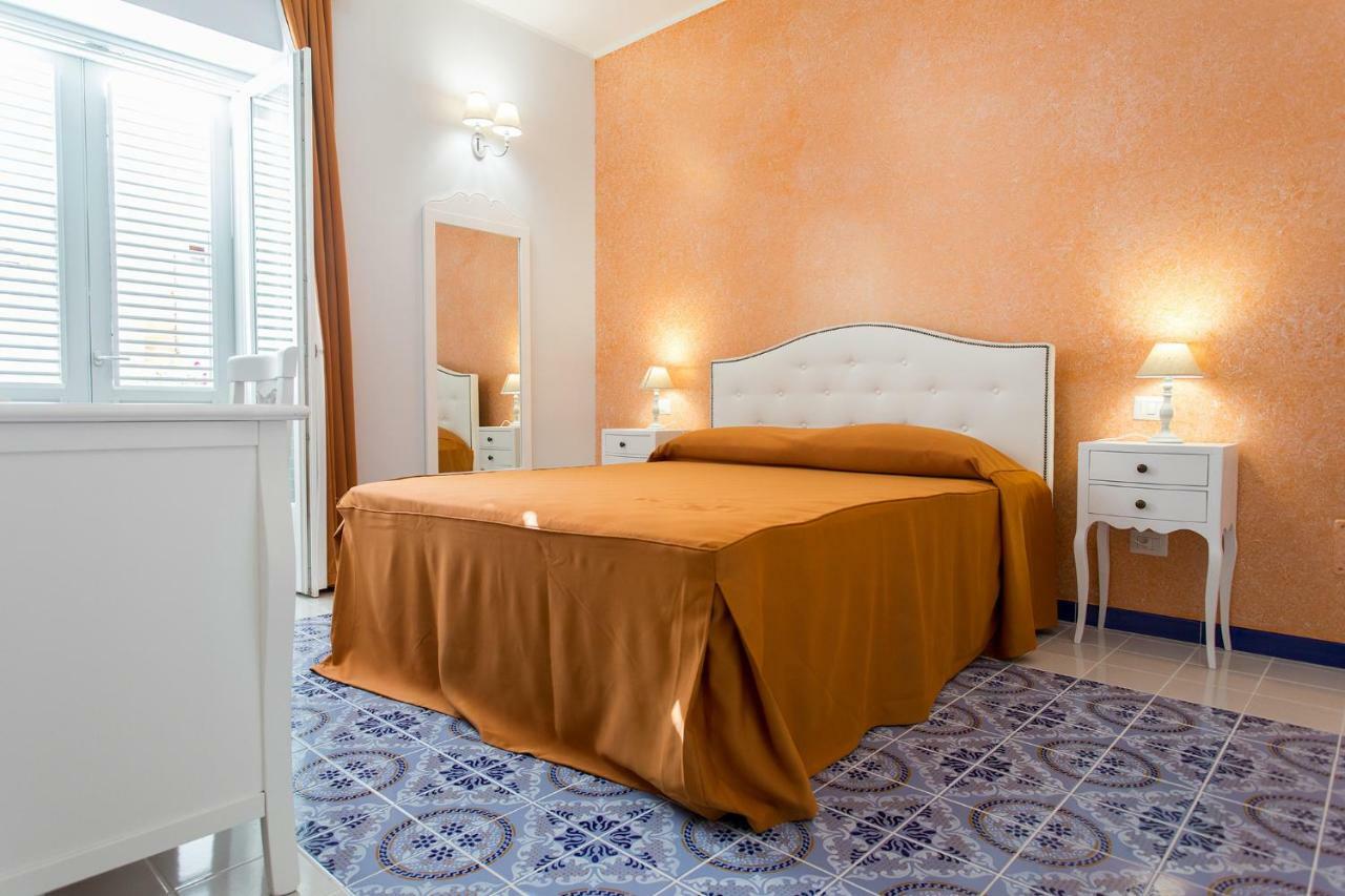 Odysseus Hotel Lipari  Bagian luar foto