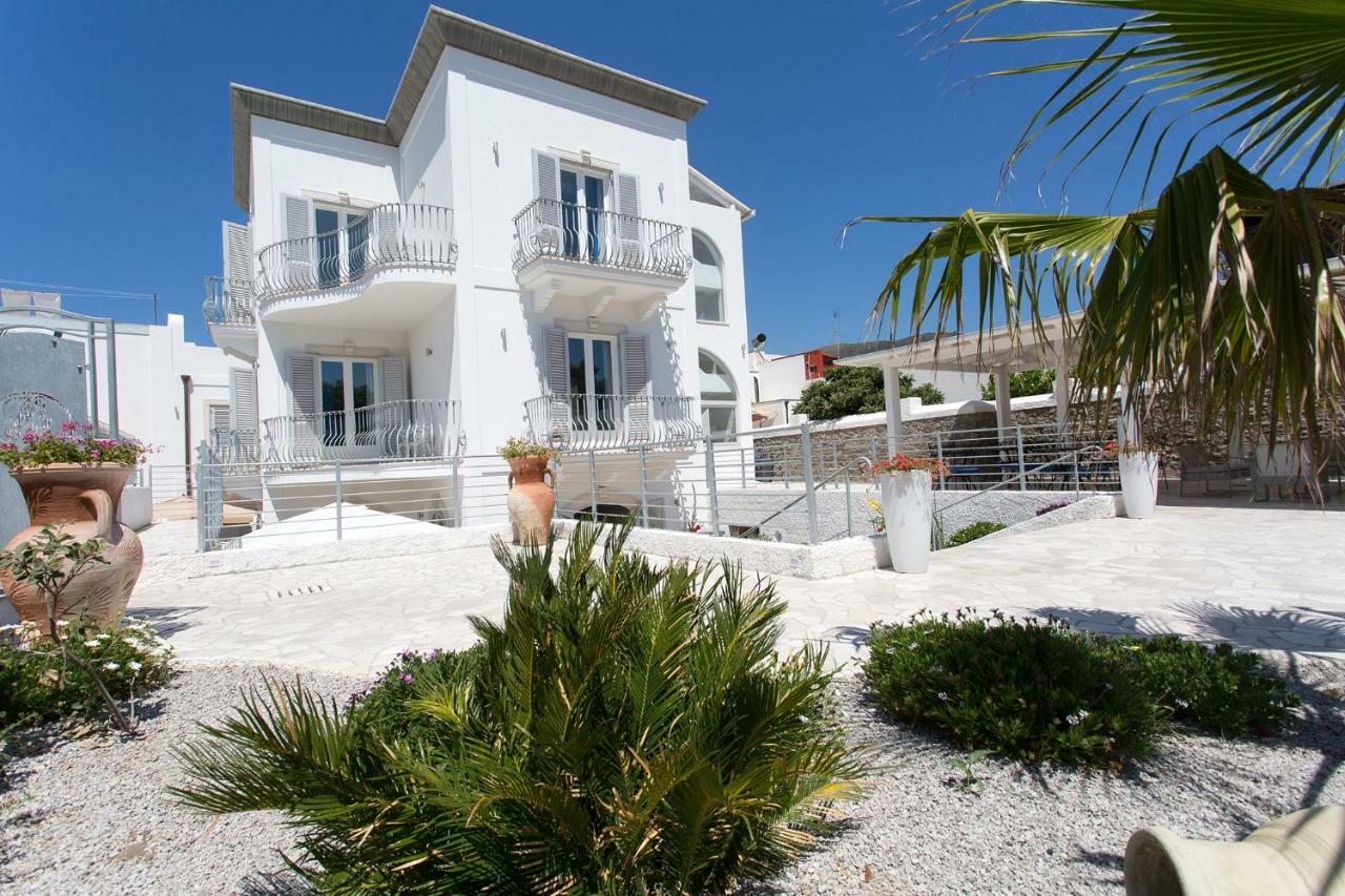 Odysseus Hotel Lipari  Bagian luar foto