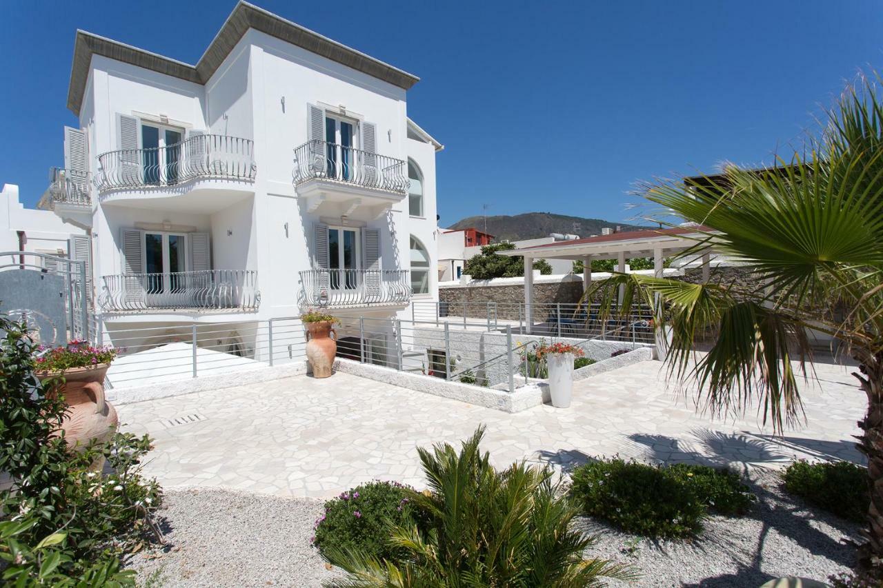 Odysseus Hotel Lipari  Bagian luar foto