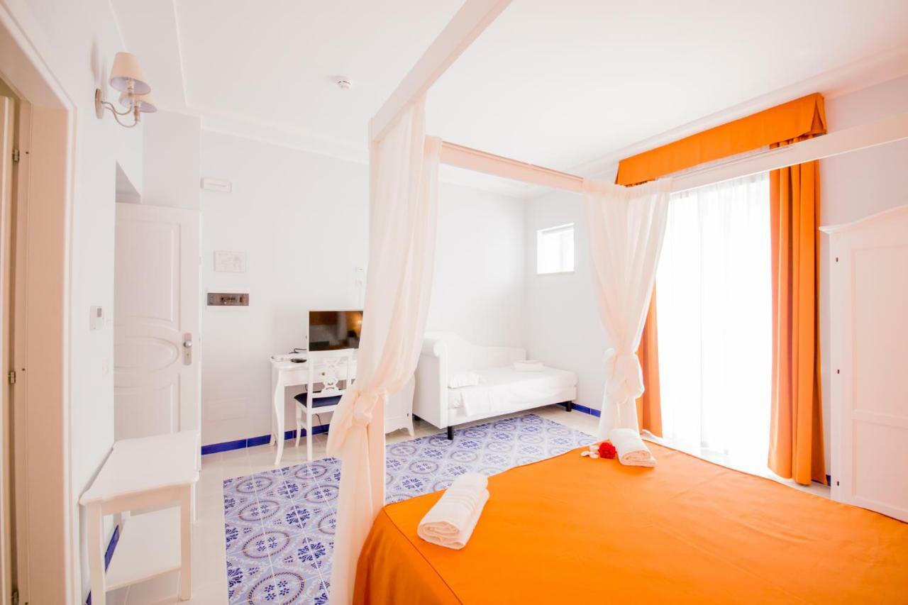 Odysseus Hotel Lipari  Bagian luar foto