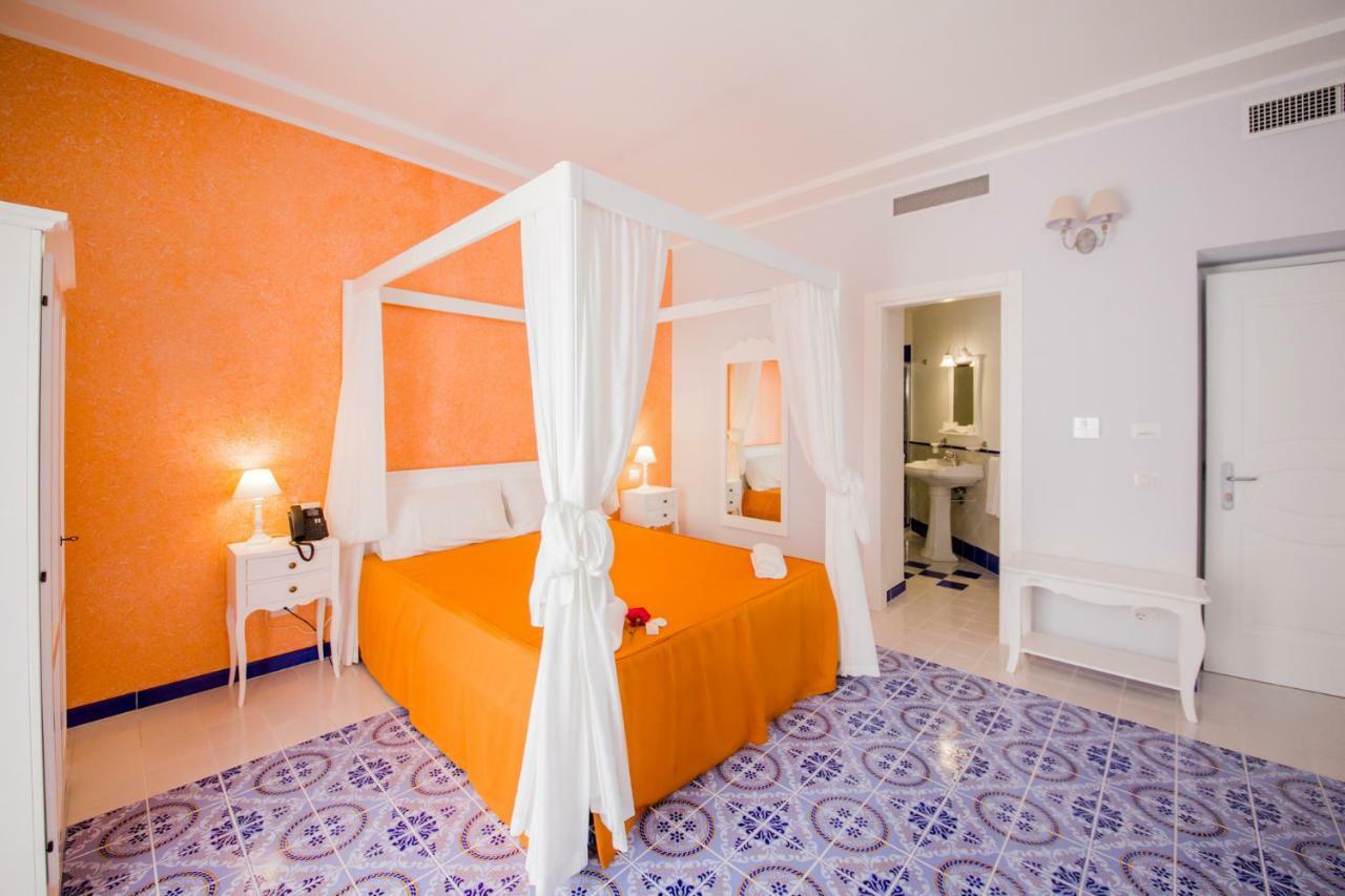 Odysseus Hotel Lipari  Bagian luar foto