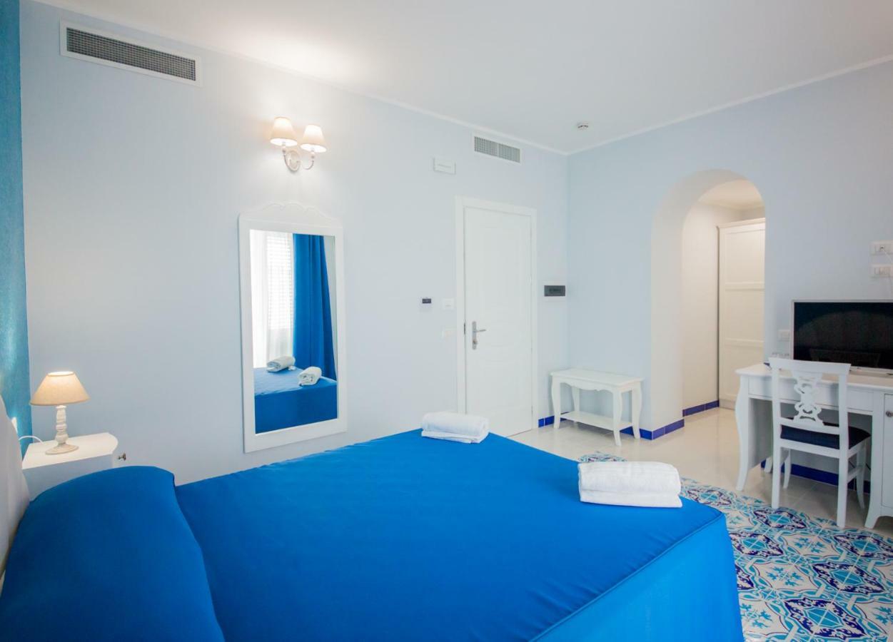 Odysseus Hotel Lipari  Bagian luar foto