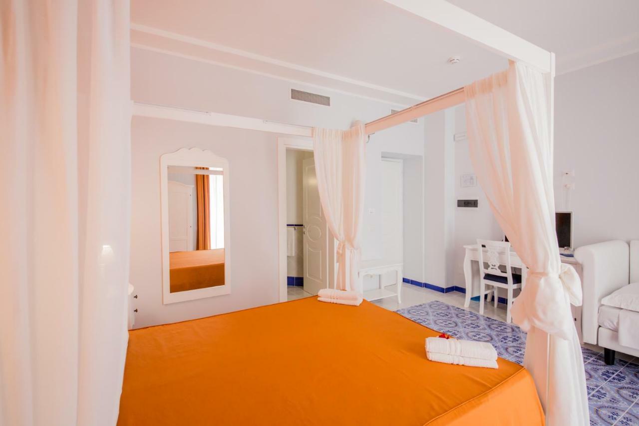 Odysseus Hotel Lipari  Bagian luar foto