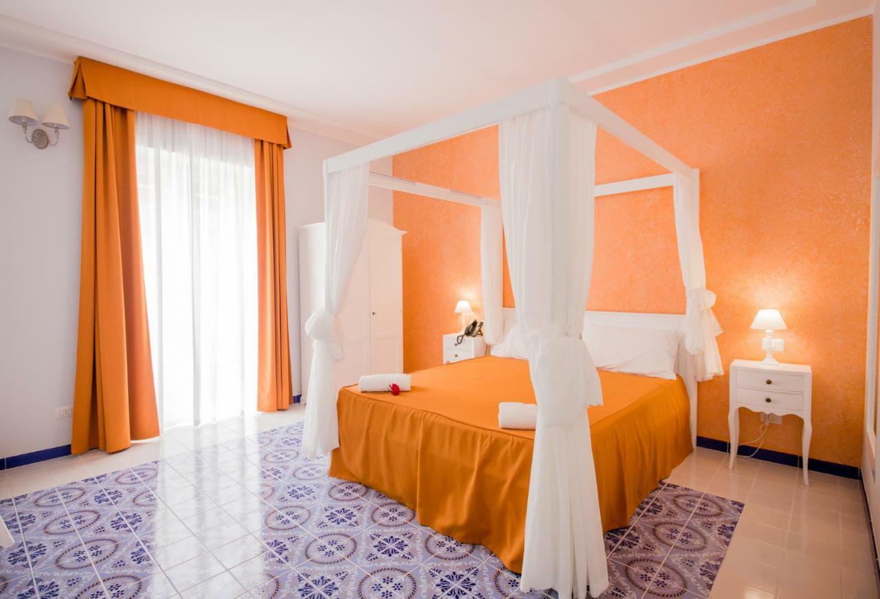 Odysseus Hotel Lipari  Bagian luar foto