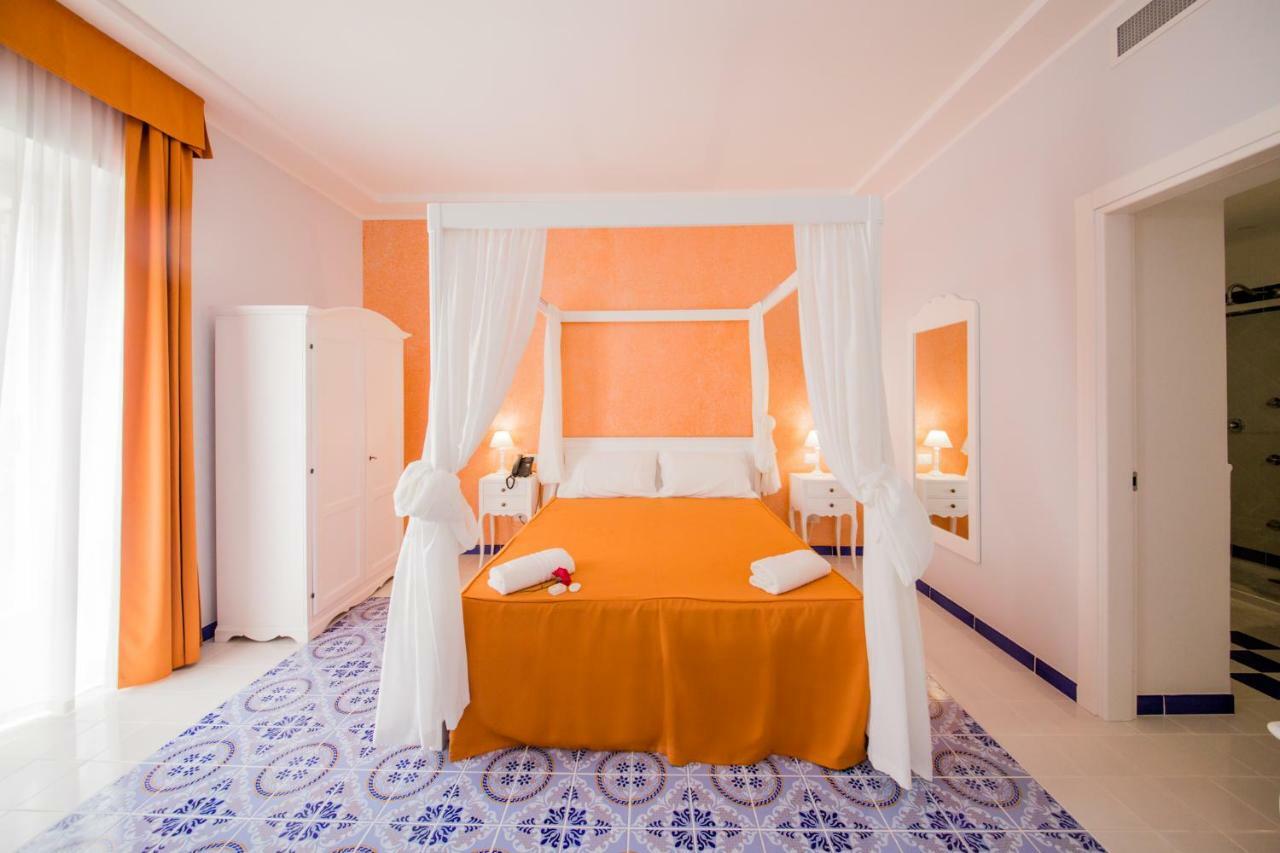 Odysseus Hotel Lipari  Bagian luar foto