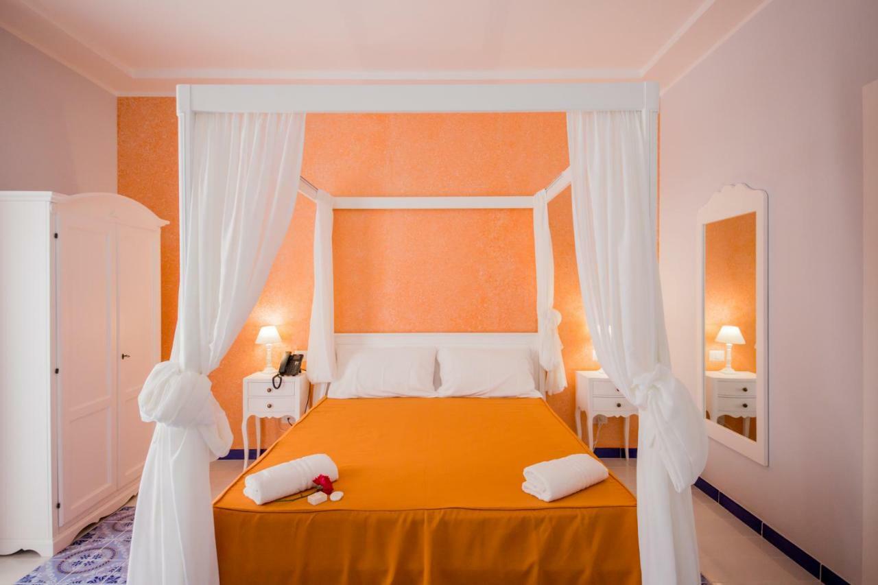 Odysseus Hotel Lipari  Bagian luar foto