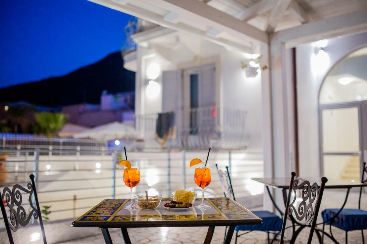 Odysseus Hotel Lipari  Bagian luar foto