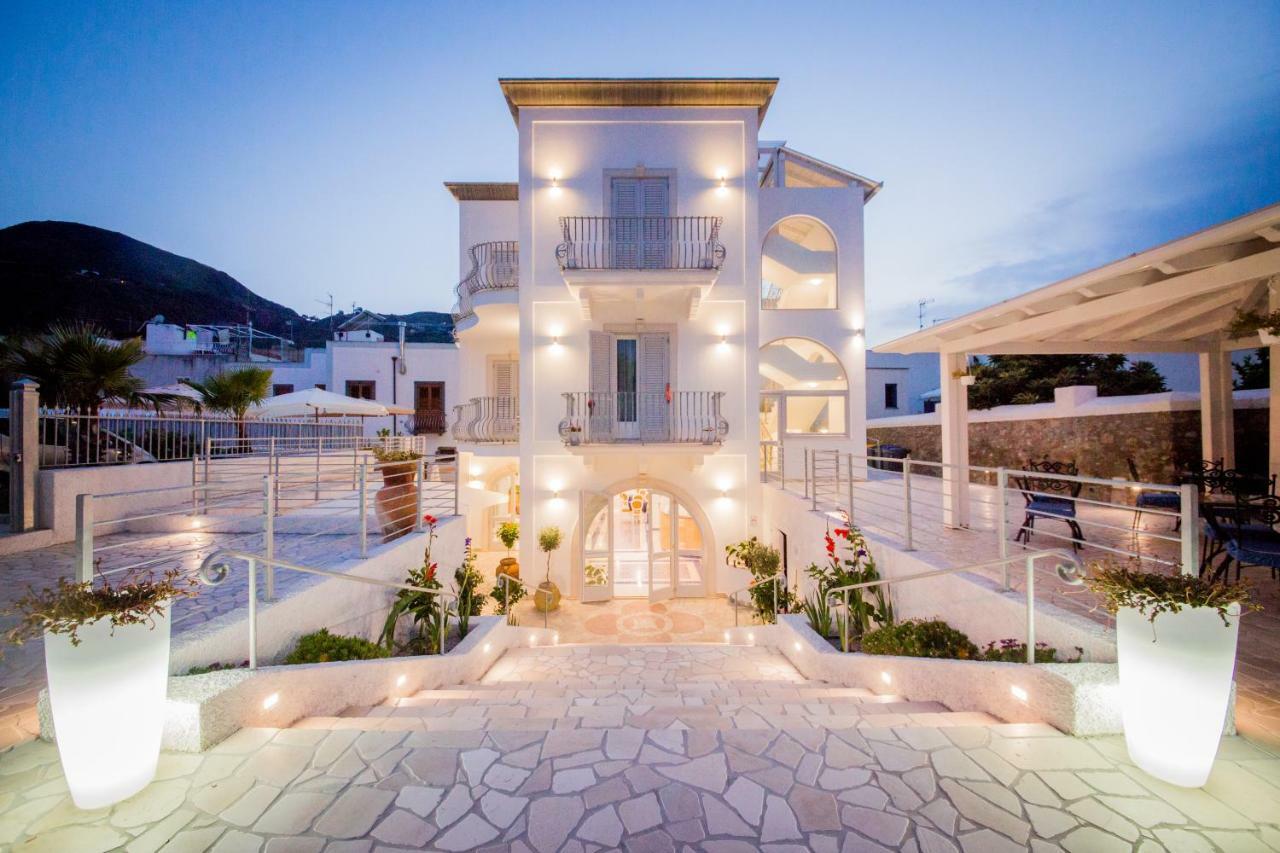 Odysseus Hotel Lipari  Bagian luar foto